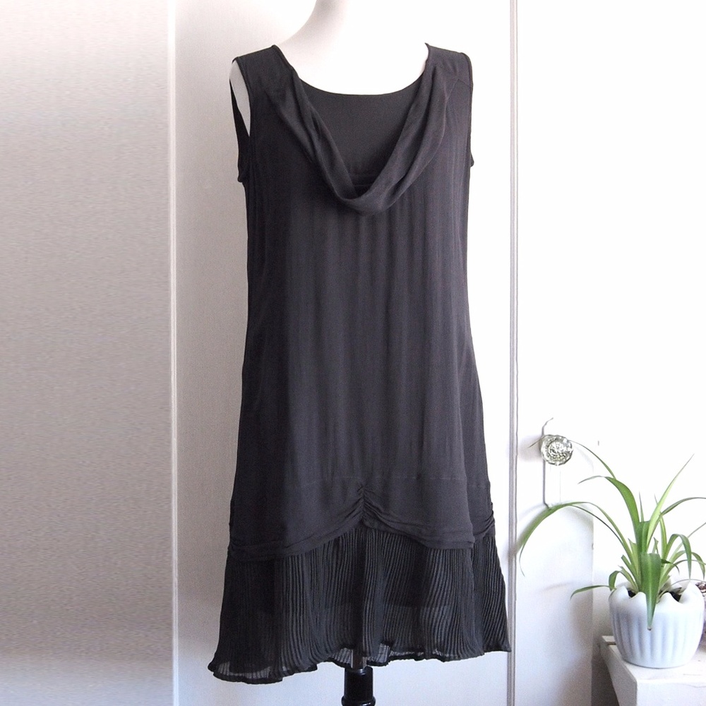 Accordion pleat tunic dress